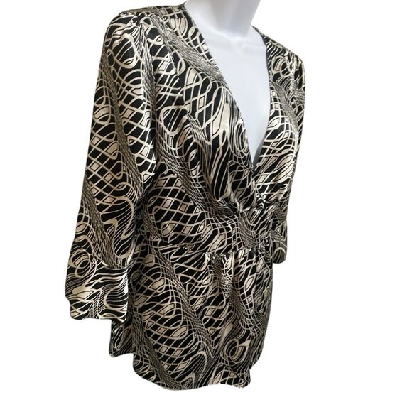 Moonlight Babydoll Top M Black White Geometric 3/4 Bell Sleeve Whimseygoth - Picture 11 of 15